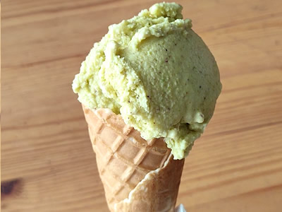 Pistachio ice cream with the ice cream maker