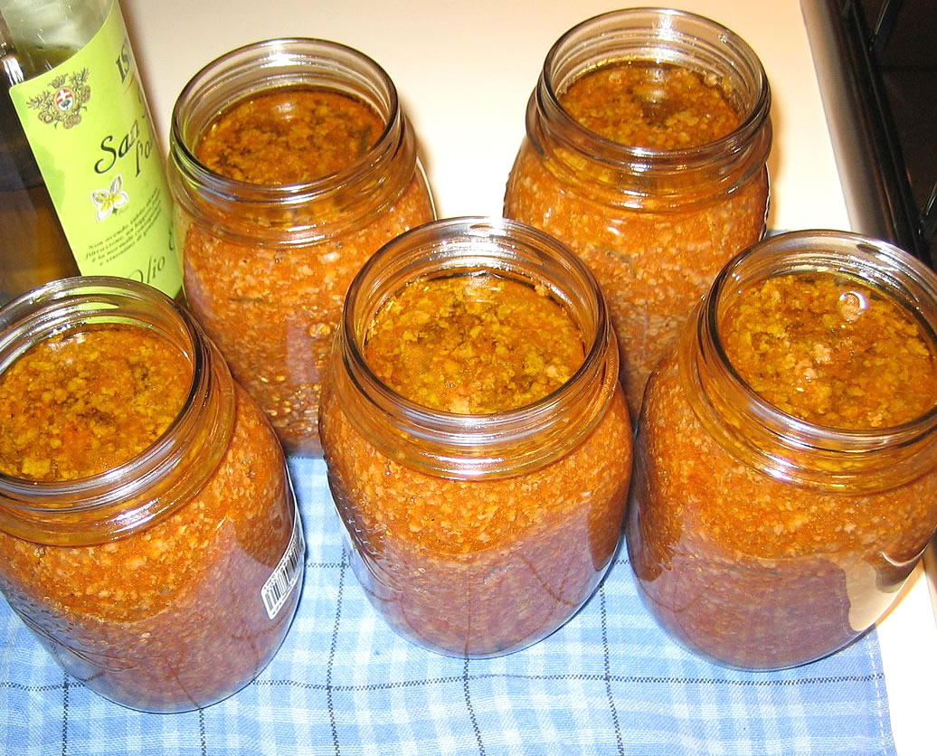 Storing Bolognese sauce in glass jars