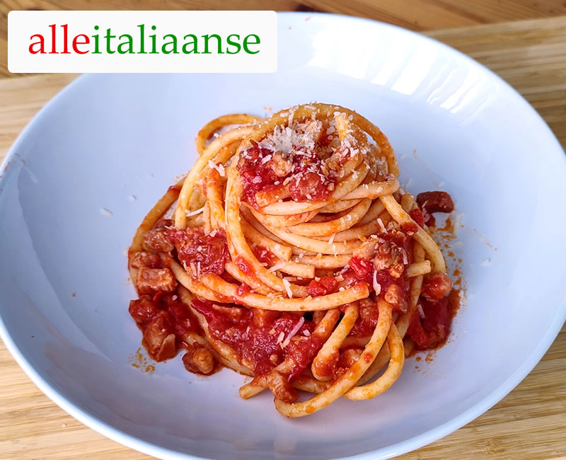 Bucatini all'Amatriciana 🍝 Echt italiaans recept