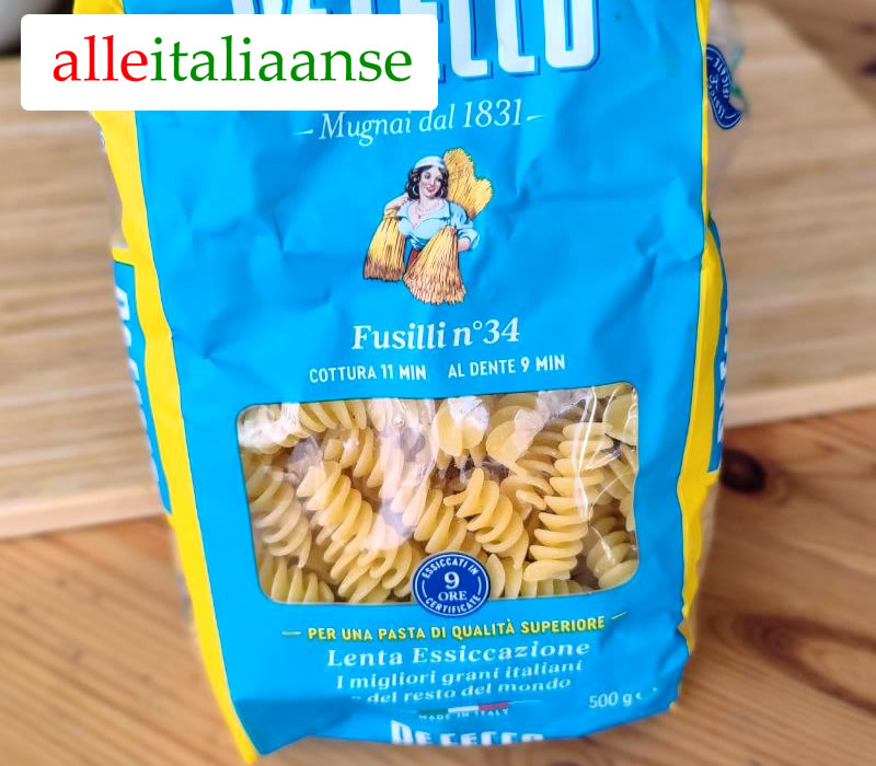 Detail of a pack dry Fusilli of brand De Cecco