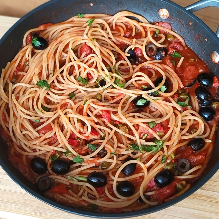 Puttanesca pasta sauce