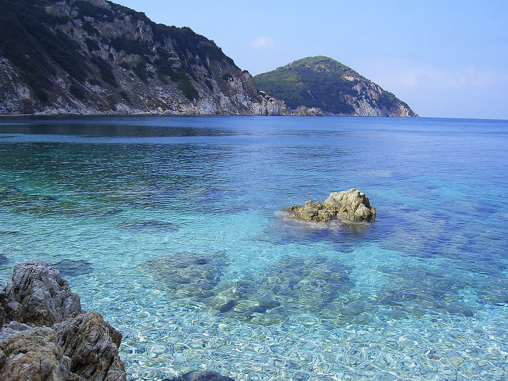 Enfola strand op Elba eiland