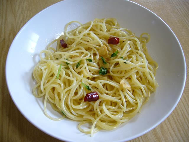 Pasta aglio olio e peperoncino