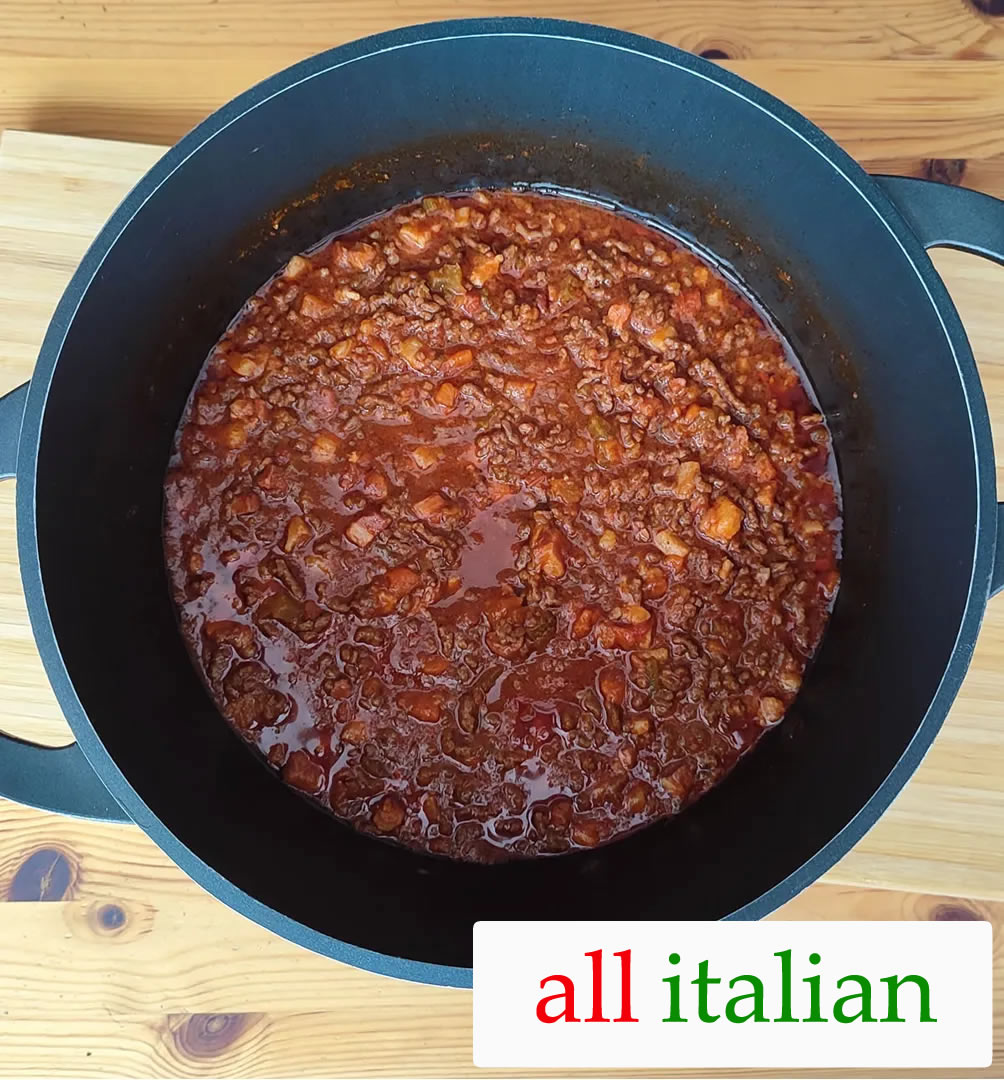 Bolognese sauce 🍝 Original Italian ragù recipe