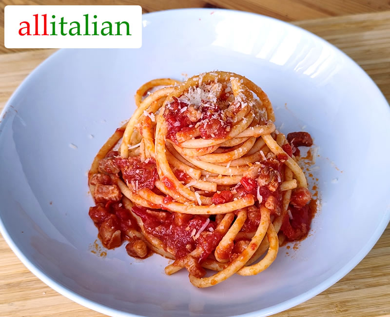 Bucatini all'Amatriciana 🍝 Original Italian recipe