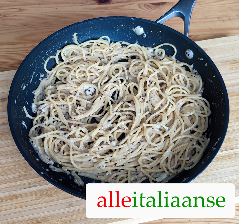 Cacio e pepe pasta 🍝 Origineel recept uit Rome