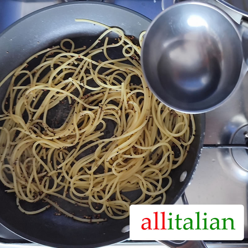 Put the spaghetti in the pan
