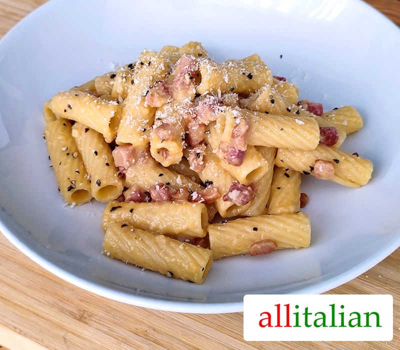 Tortiglioni alla Carbonara 🍝 Authentic Italian recipe