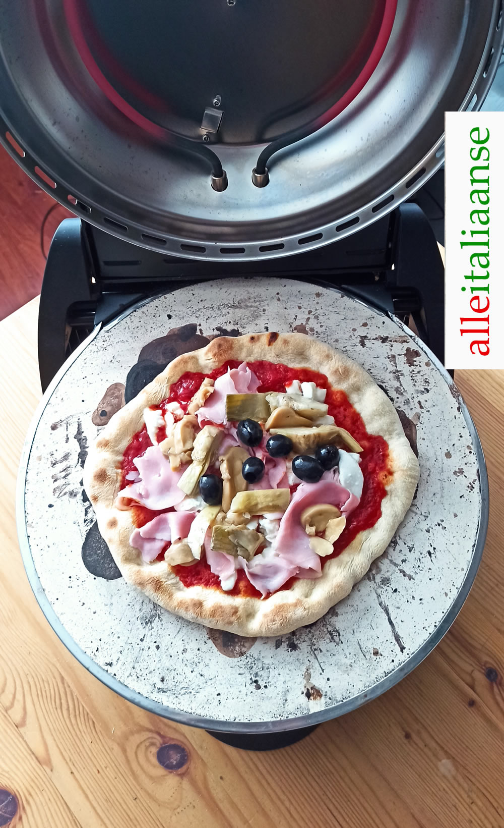 Pizza Capricciosa gebakken met elektrische pizzaoven G3 Ferrari - Alle Italiaanse