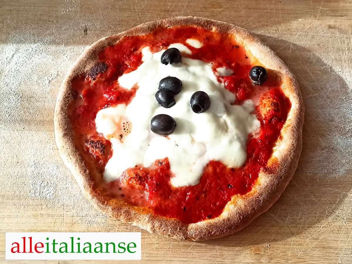 Italiaanse Volkoren pizza recept - gebakken door alle Italiaanse
