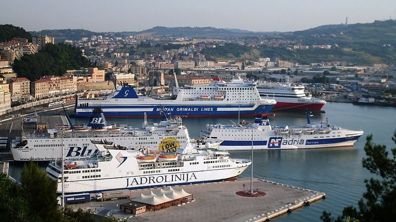 De haven van Ancona