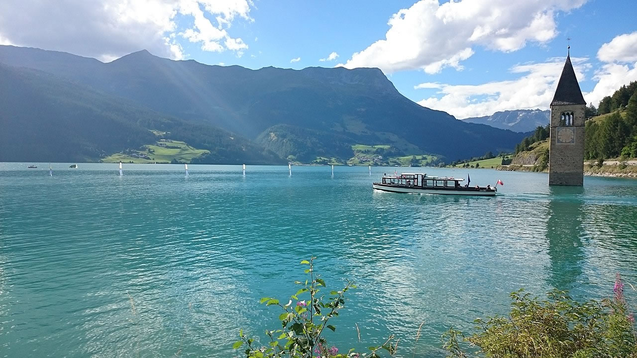 Reschenmeer in Trentino Zuid Tirol